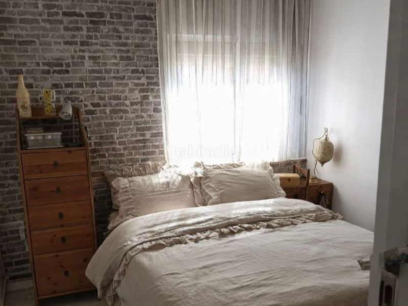 Foto 7b347c69-dd9d-476b-9cef-a98c185dab98. Piso en c/sant mateu 14 piso exterior, luminoso para entrar a vivir. en Badalona