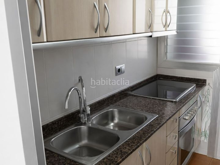 Foto a0356a5e-ff8d-4d17-9b05-fa8536d1df07. Piso en c/sant mateu 14 piso exterior, luminoso para entrar a vivir. en Badalona