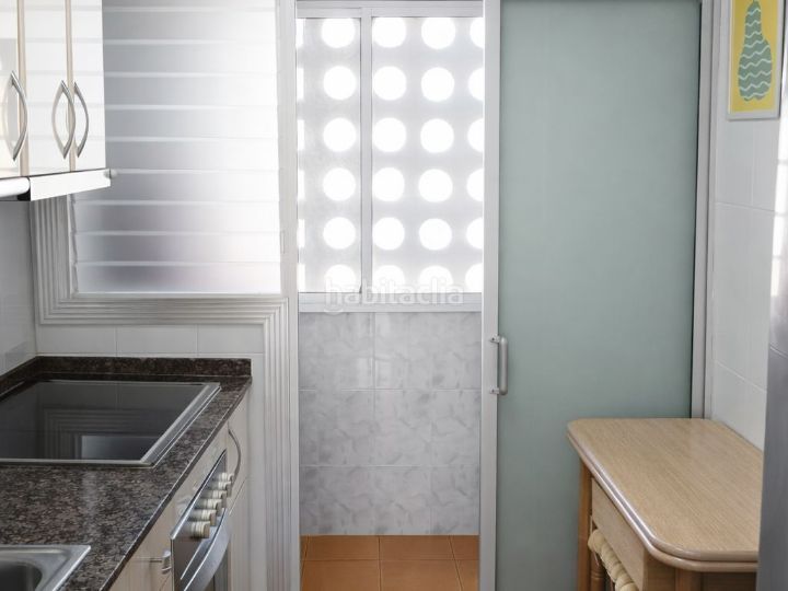 Foto df92d0fb-9585-4c58-a158-e271e2cfaa2e. Piso en c/sant mateu 14 piso exterior, luminoso para entrar a vivir. en Badalona