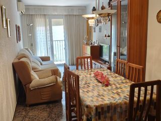 Piso en Carrer de sant antoni 5. Luminoso piso esquinero de 3 habitaciones + despacho cerca metro