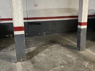 Aparcament de moto a Passeig fabra i puig 103. Plaza aparcamiento para coche pequeño o moto/s