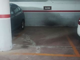 Lloguer Aparcament cotxe a Carrer camí ral 130. Pàrquing coche mediano