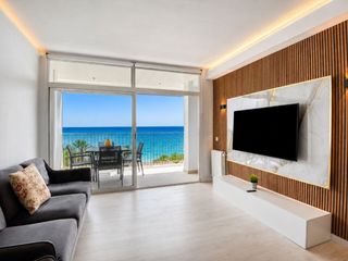 Miete Appartement in Passeig maritim 62. Primera linea de mar, vistas directas al mar desde el balcon y l