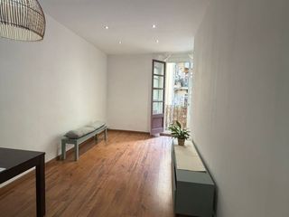 Apartamento en Carrer de les carretes 62. Lluminós i tranquil pis de 65 m² al cor del raval
