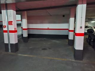 Car parking in Carrer del frontó 1. Plaza parking y motos