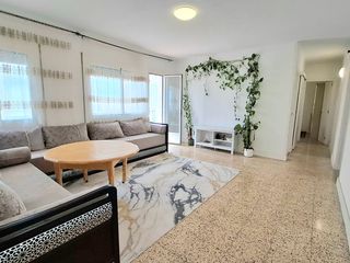 Flat in Carrer de la mare de déu de la cisa 24. Luminoso piso de 88 m² semireformado con balcón en mataró