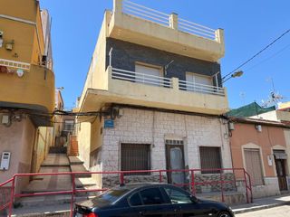 House in Calle batería 1. Casa de 250 m² construidos en santa lucía, cartagena. ideal para