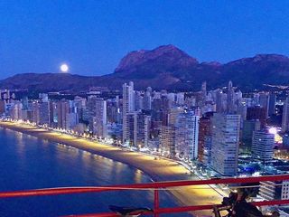 Affitto Piccolo appartamento in Calle alcalde manuel catalán chana 7. Un oasis en medio del bullicio de benidorm. se alquila de septie