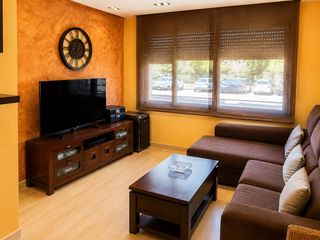 Appartement à Cami de sant genis  4. Bajo con piscina, terraza privada tipo chillout, suelo radiante