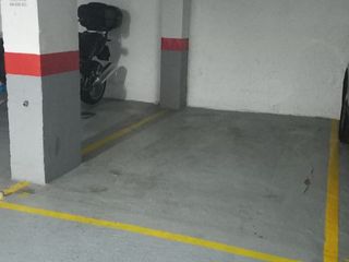 Aparcament cotxe a Carrer de villar 1. Garaje en venta ¡oportunidad única! plaza de parking en el guina