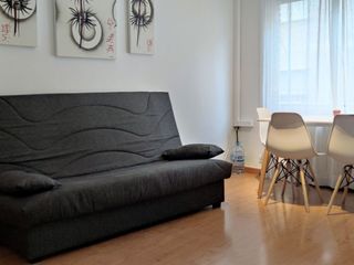 Rent Flat in Carrer llobregat 72. Piso en collblanch totalmente reformado (3hab+1 baño) ideal para