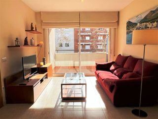 Piso en Carrer de la torreta 30. Amplio piso de 4 habitaciones con 2 terrazas en pleno centro de