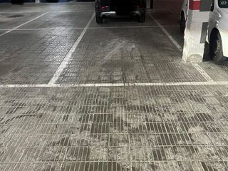Car parking in Industries 57. Parking coche grande