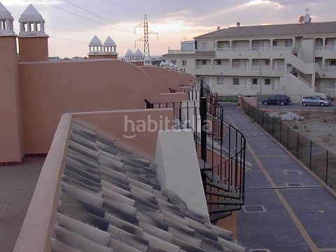 Foto 4d0f6599-b216-4207-bfda-26d42966c5fd. Casa adossada a calle brisamar 7 a Torrox park Torrox