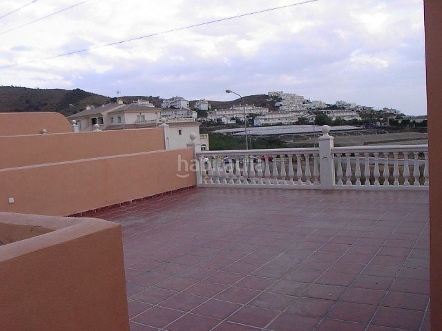 Foto a94ba7a3-45c0-4b99-9499-1b7c3e3cc1b8. Casa adossada a calle brisamar 7 a Torrox park Torrox