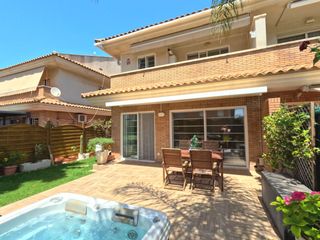 Maison jumelée à Artur martorell 7. Casa a 800m de la playa