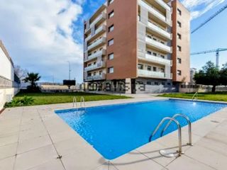 Piso en Carrer frederic mompou 1. Piso en zona mas rampinyo con plaza doble de parking