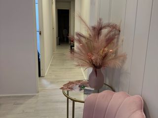 Traspàs Local Comercial a Napols 215. Traspaso salón de belleza
