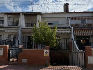 Casa a schiera in Carrer de les basses 40. Casa adosada en calle muy tranquila