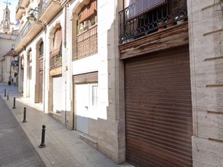 Local Comercial a Pintor casanova 3. Local en zona comercial alcoi