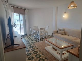 Affitto Piccolo appartamento in Passeig rafael campalans 14. Se alquila apartamento en primera linea de mar con vistas a la p