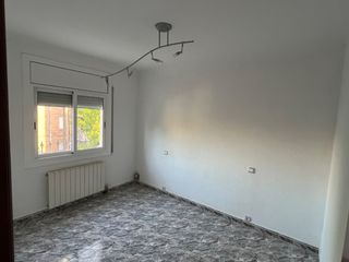 Location Appartement à Carrer d'alfons xiii 30. Piso 1a planta para entrar a vivir