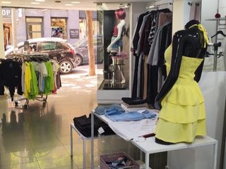 Traspàs Local Comercial a Dante alighieri  66. Se traspasa tienda de ropa en funcionamiento