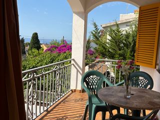 Casa aparellada a Carrer de la vía láctea 98. Chalet pareado con vistas al mar en els massos, el vendrell