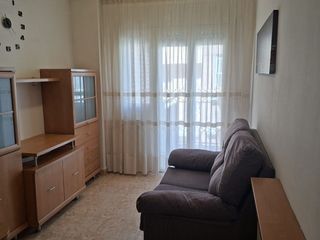 Lloguer Apartament a Avinguda garrigues 15. En buen estado y luminoso.
