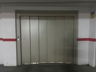 Miete Autoparkplatz in Carrer ànimes 42. Plaça de garatge de lloger al carrer les ànimes, 42