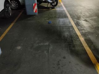 Lloguer Aparcament cotxe a Carrer de nàpols 366. Parking coche mediano
