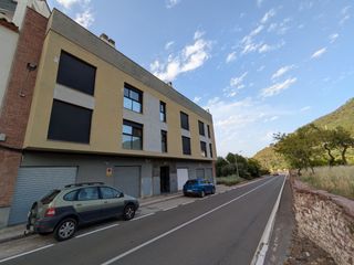 Pis a Av. del país valencià 65. Se vende piso en eslida.