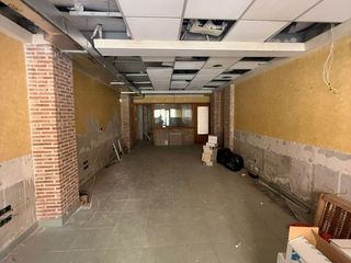 Geschäftsraum in Aurelio coquillat pascual 7. Local con posibilidad de cambio de uso a vivienda en elche