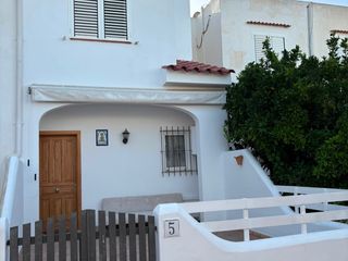 Lloguer Pis a Avinguda sant agusti 70. Se alquila adosado de 2 habitaciones en la bahía de san antonio