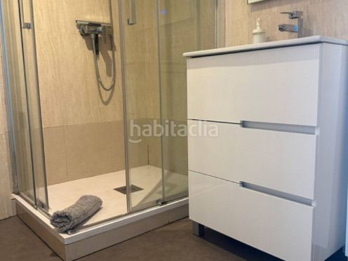 Foto 4db4ddfb-a5a5-424b-b979-cbc00ef3d46f. Location duplex dans paseo marítimo 9 dans les botigues de Sitges Sitges