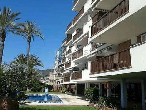 Foto bc2e23ea-4cae-42e0-b2b4-4feccebd3df0. Location duplex dans paseo marítimo 9 dans les botigues de Sitges Sitges