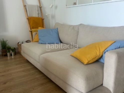 Foto e9545270-4366-4366-9258-33626f9c5556. Location duplex dans paseo marítimo 9 dans les botigues de Sitges Sitges