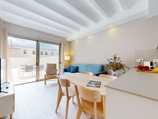 Piso en Calle del dos de maig 18. Espectacular piso de 3 habitaciones con gran terraza orientada a