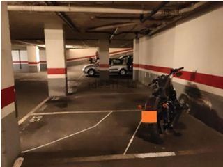 Lloguer Aparcament cotxe a Mallorca 214. Parking de moto en bloque oficinas