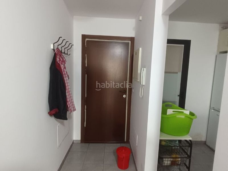 Foto c29115a8-e6c6-4ea3-8f57-1d8f309d846b. Apartamento en calle retama 13 en puerto Vera Vera