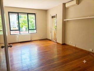 Piso en Muntaner  403. Vivienda orientada a patio de jardín con muchísimo sol