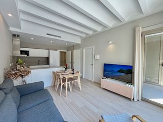 Appartamento in Nou de valldaura 19. Espectacular piso 3 habitaciones (2 dobles -una de ellas con bal