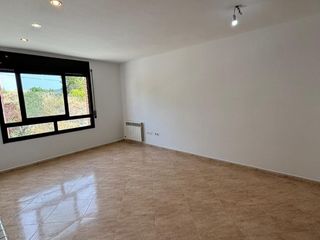 Pis a Carrer primavera 11. Piso en venta, barrio la paz con garaje privado