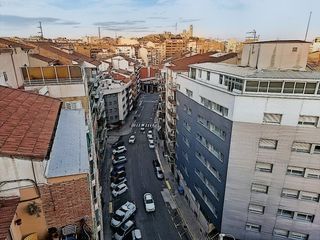 Piso en Carrer acadèmia 46. Gran pis lluminós i ben situat