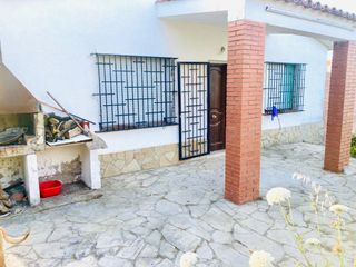 Casa a Assutzenes 21. Casa a reformar con muchas posibilidades y sol todo el día.