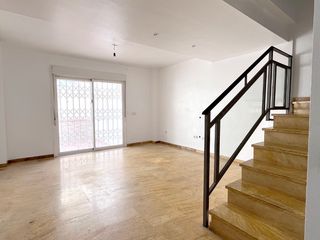 Chalet en Calle caramillo 21. Chalet adosado