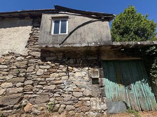 Casale in Lugar ramiras 53. Casa rural de piedra para restaurar con gran terreno en eiras (r
