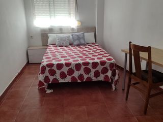 Rent Flat in Tejares 7. Piso en triana