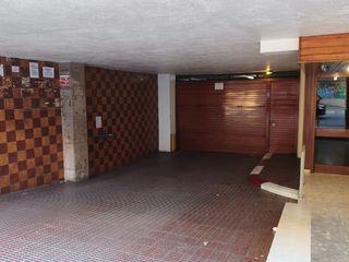 Car parking in Av garraf 54. Junto a puerta de entrada de peatones