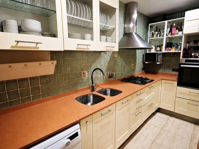 Foto c45d3d85-7fb7-476f-84ac-76e8c9b154e3. Flat in carrer de la selva 14 in Sant Crist Badalona